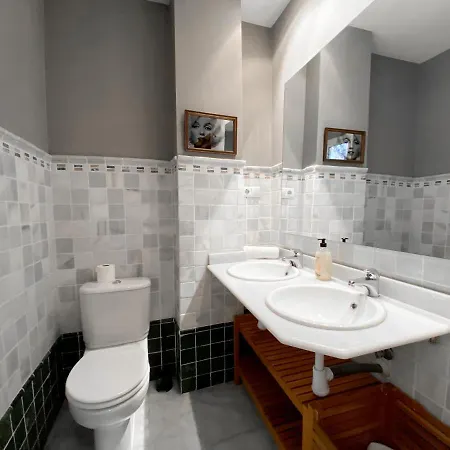 Centro. Wifi/aacc Jacuzzi *