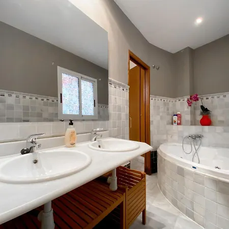 Centro. Wifi/aacc Jacuzzi アパート バレンシア